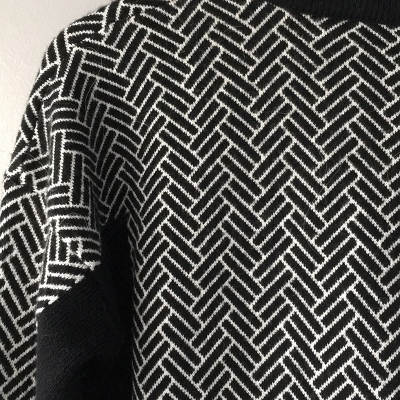 Lululemon chevron sweater sz4 - Picture 3 of 4
